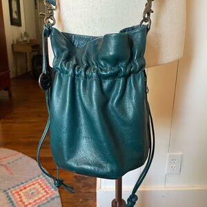 WANDER leather Co. bucket bag